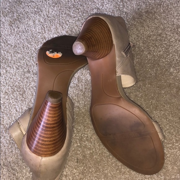 New leather heels NINE WEST - Picture 3 of 3